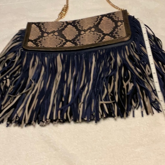 Sam Edelman fringe bag with chin strap - Picture 3 of 7